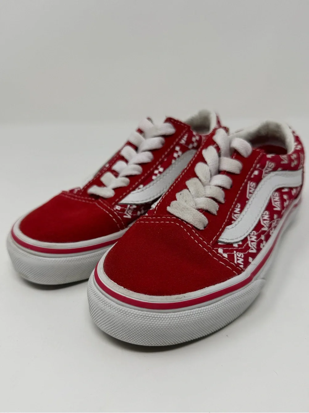 Kids Vans Red Low-Top Skate Sneakers Sz. 11